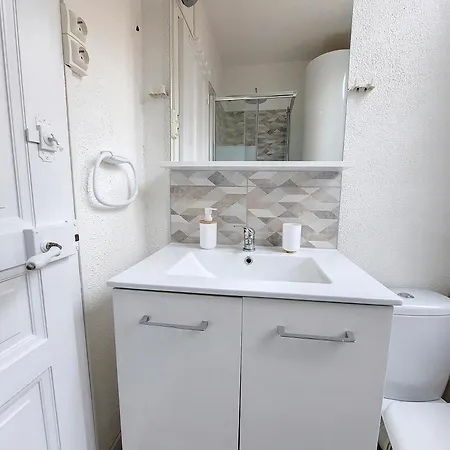 Dom wakacyjny Maison La Petite Bleue - Balcon - Wifi Fibre - Menage Inclus Tarbes